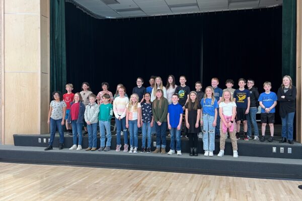 A group photo of all the contestants in the Garfield County Spelling Bee.