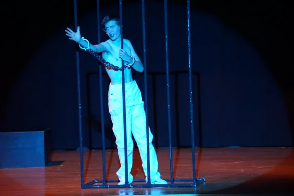 Joseph sings in jail.