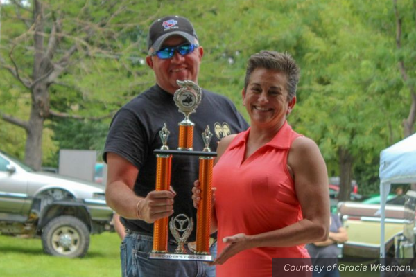 Dustin and Sonja Mitchell with their Rodder's Choice trophy.